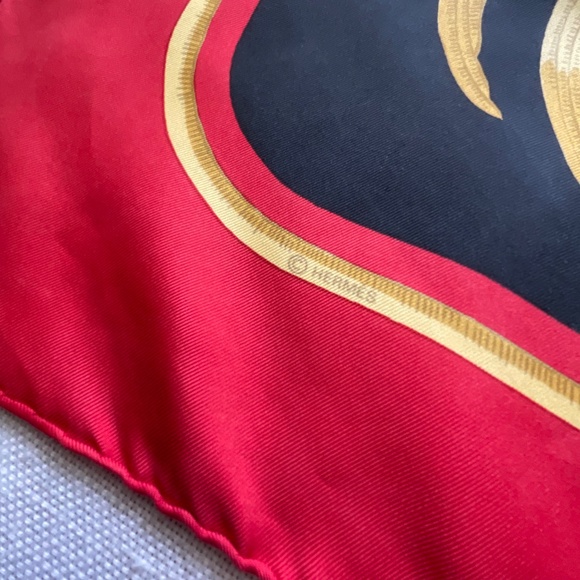 Hermes Carre 90 Silk Hand-Rolled Tigre Royal Signed Scarf 34”x36” Made in France - Picture 11 of 15